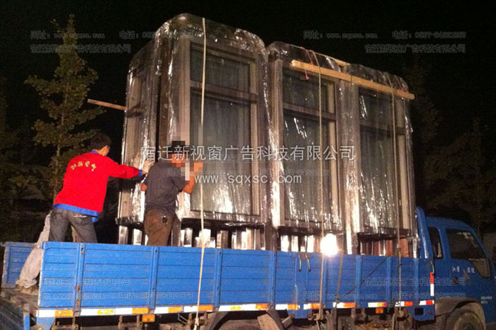 山西不銹鋼滾動(dòng)燈箱發(fā)車中