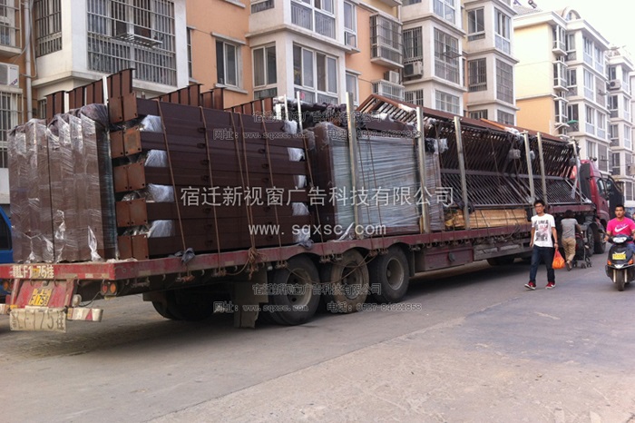 遼寧32臺(tái)仿古候車亭裝車完畢準(zhǔn)發(fā)