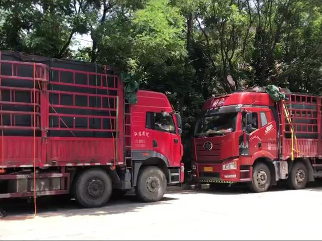 助力蘇州垃圾分類，兩車?yán)诸愅ぐl(fā)貨中