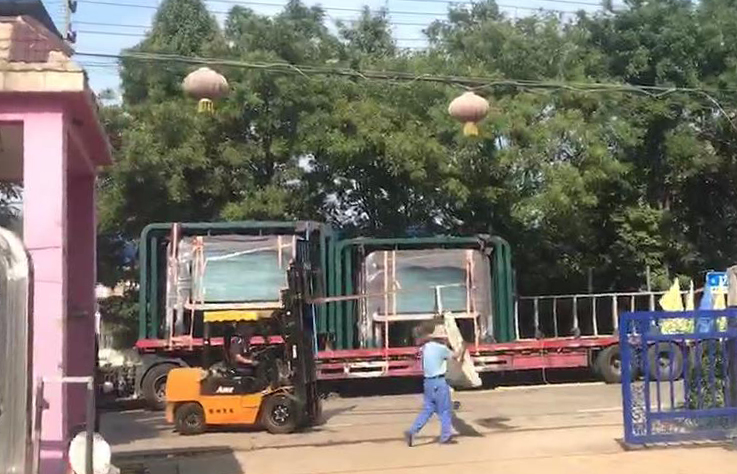 不銹鋼候車亭第二車持續(xù)發(fā)貨中