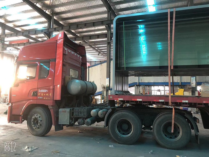 年前最后一批候車亭發(fā)貨