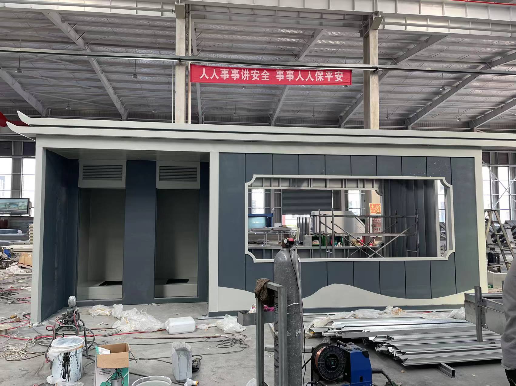 新款智能候車亭發(fā)貨