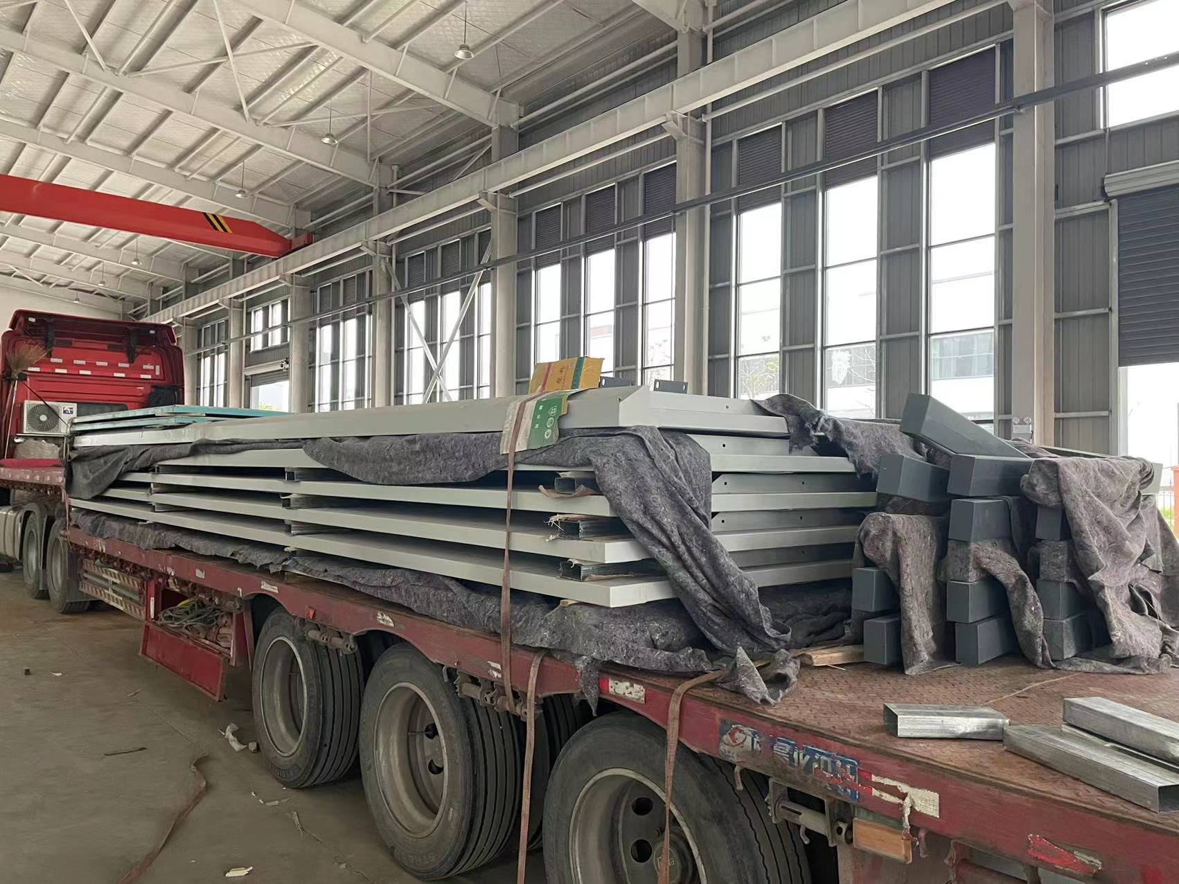 智能候車亭兩車連發(fā)